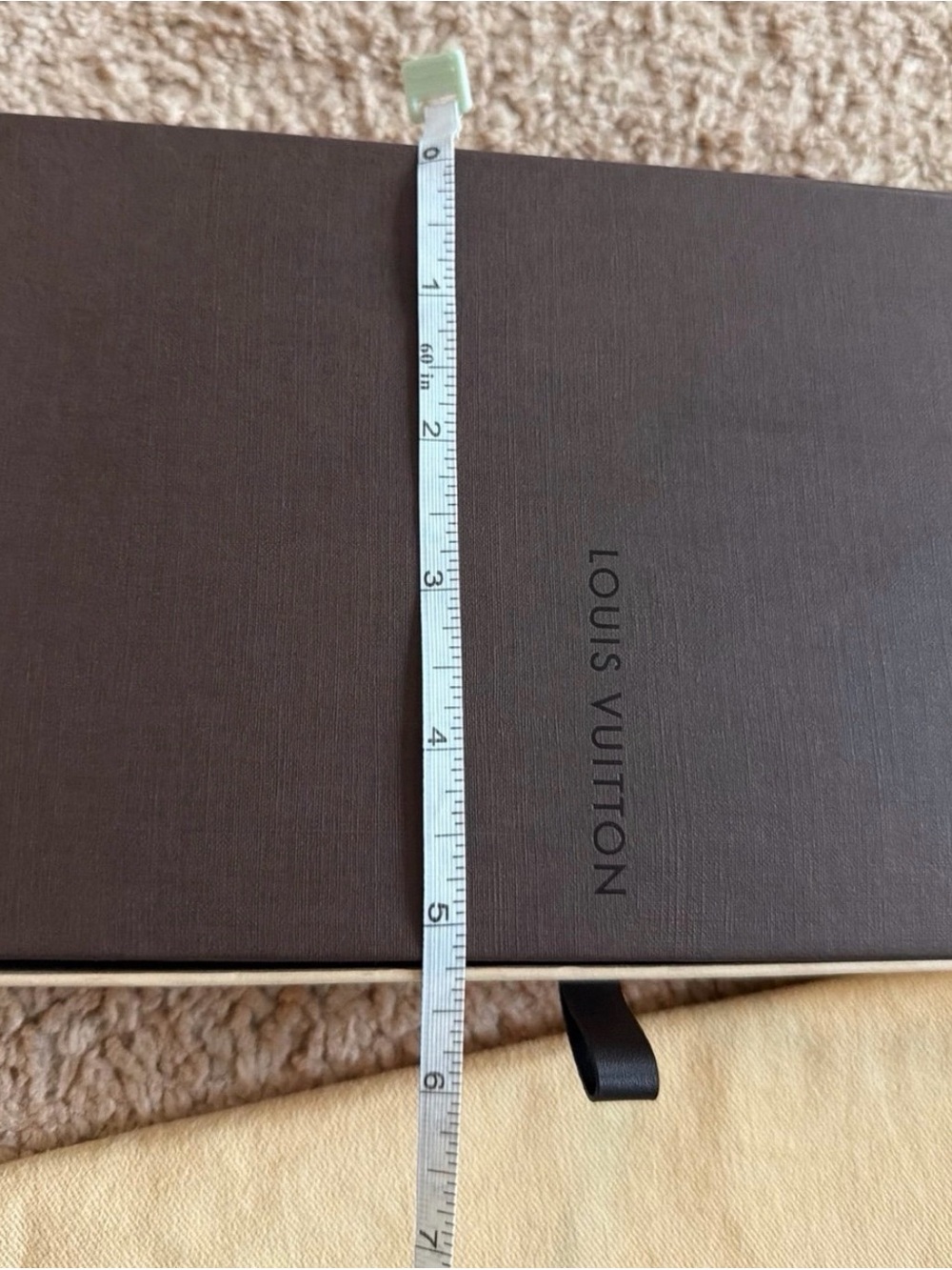 Louis Vuitton - Picture 10 of 12